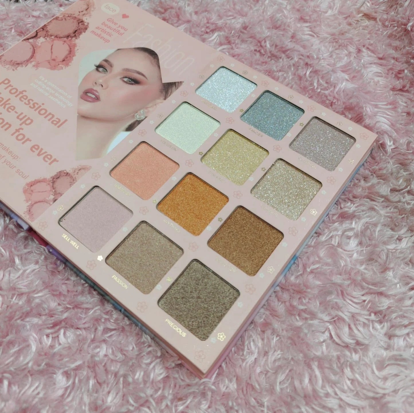 Mocallure 4in1 Eyeshadow Highlighter Blusher Concealer Makeup Book Palette